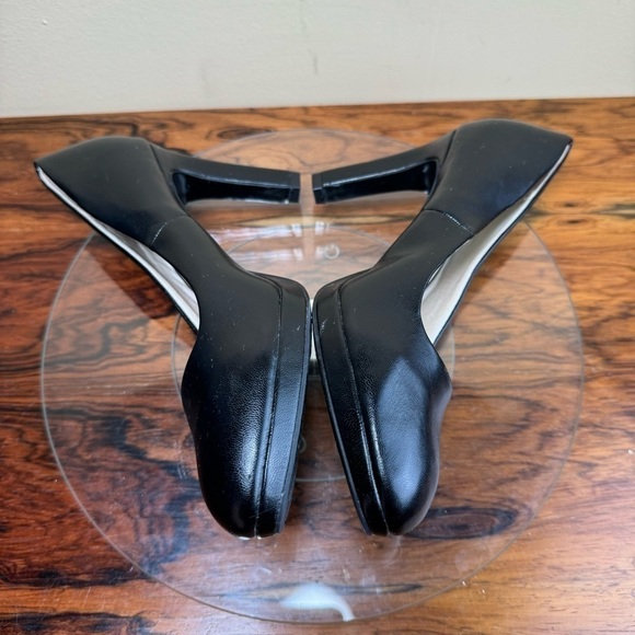 LifeStride Julia Platform Pump in black - Picture 13 of 15